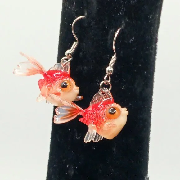 Silly Little Hypoallergenic Spencer's Goldfish Earrings - Picture 2 of 2